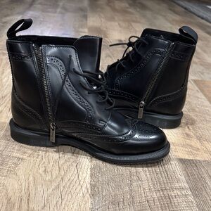 Dr. Martens Black Brogue Men's Boots 2000